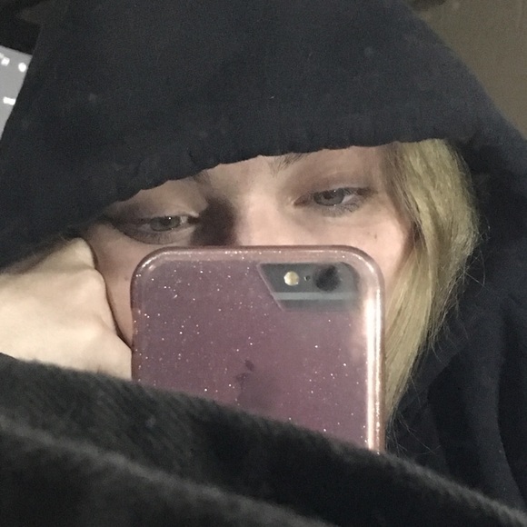 Poshmark profile picture for @lowers